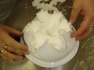 Лилия из мастики - 9.jpg Лилия из мастики - 9.jpg